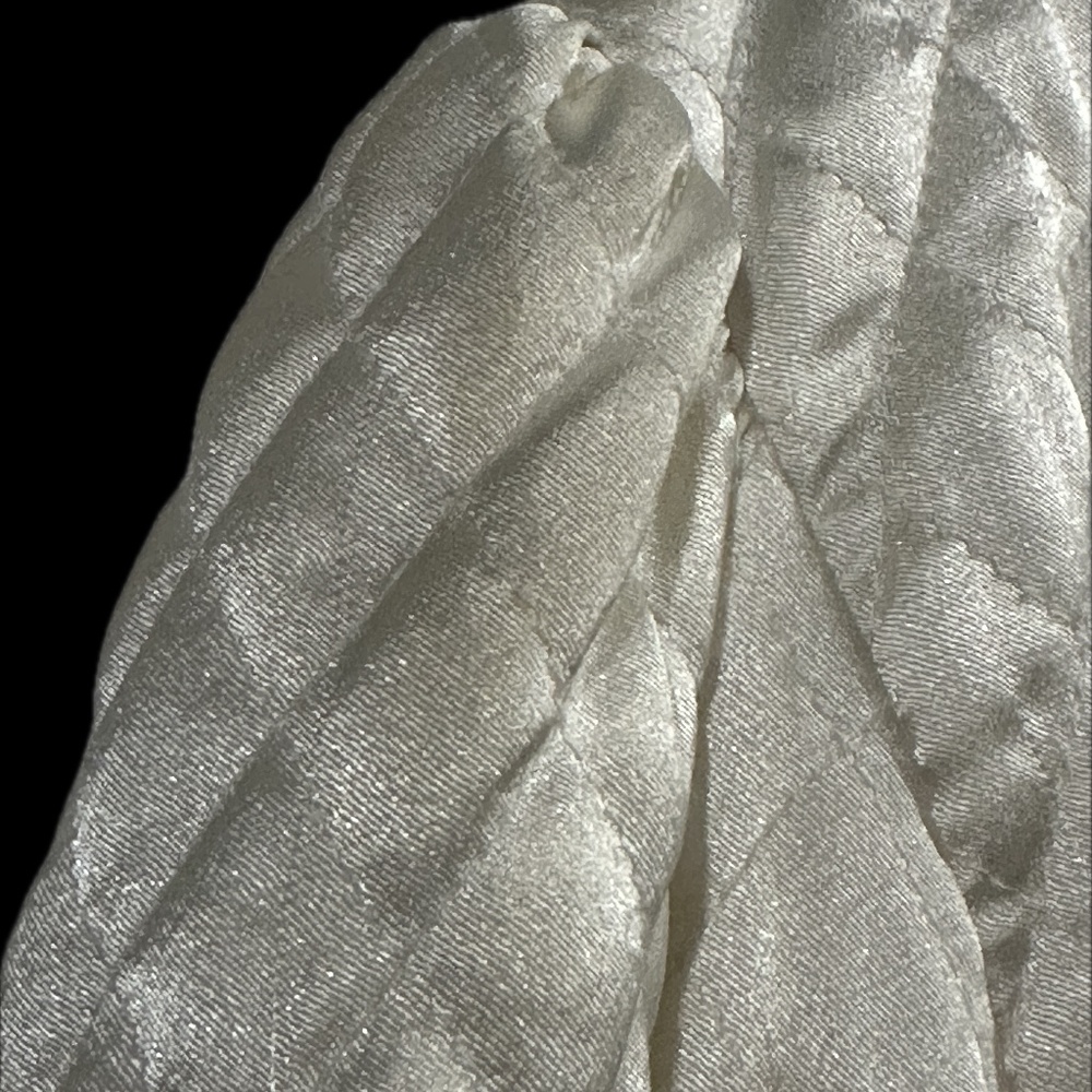 VINTAGE Christian Dior Ivory Women's Quilted Robe w Lace & Faux Pearl Buttons L - Picture 9 of 10